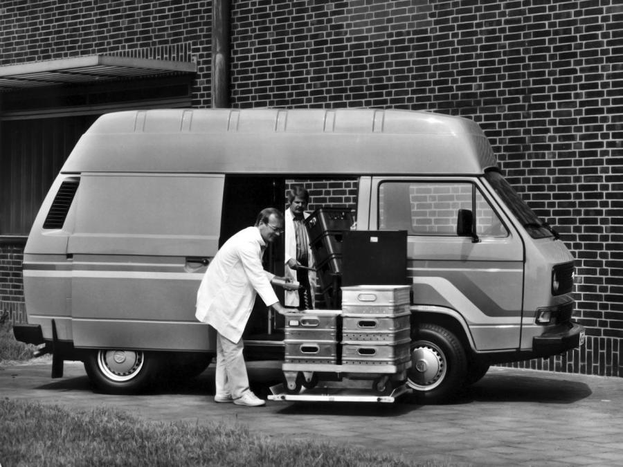  Volkswagen T3 Transporter Kasten mit Hochdach 1979 года  (фото 2 из 3)
